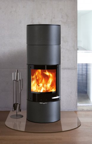 03 - Skantherm Milano M, s možností vybavení akumulačními moduly, v černé, případně v provedení Corten (rezavá ocel)